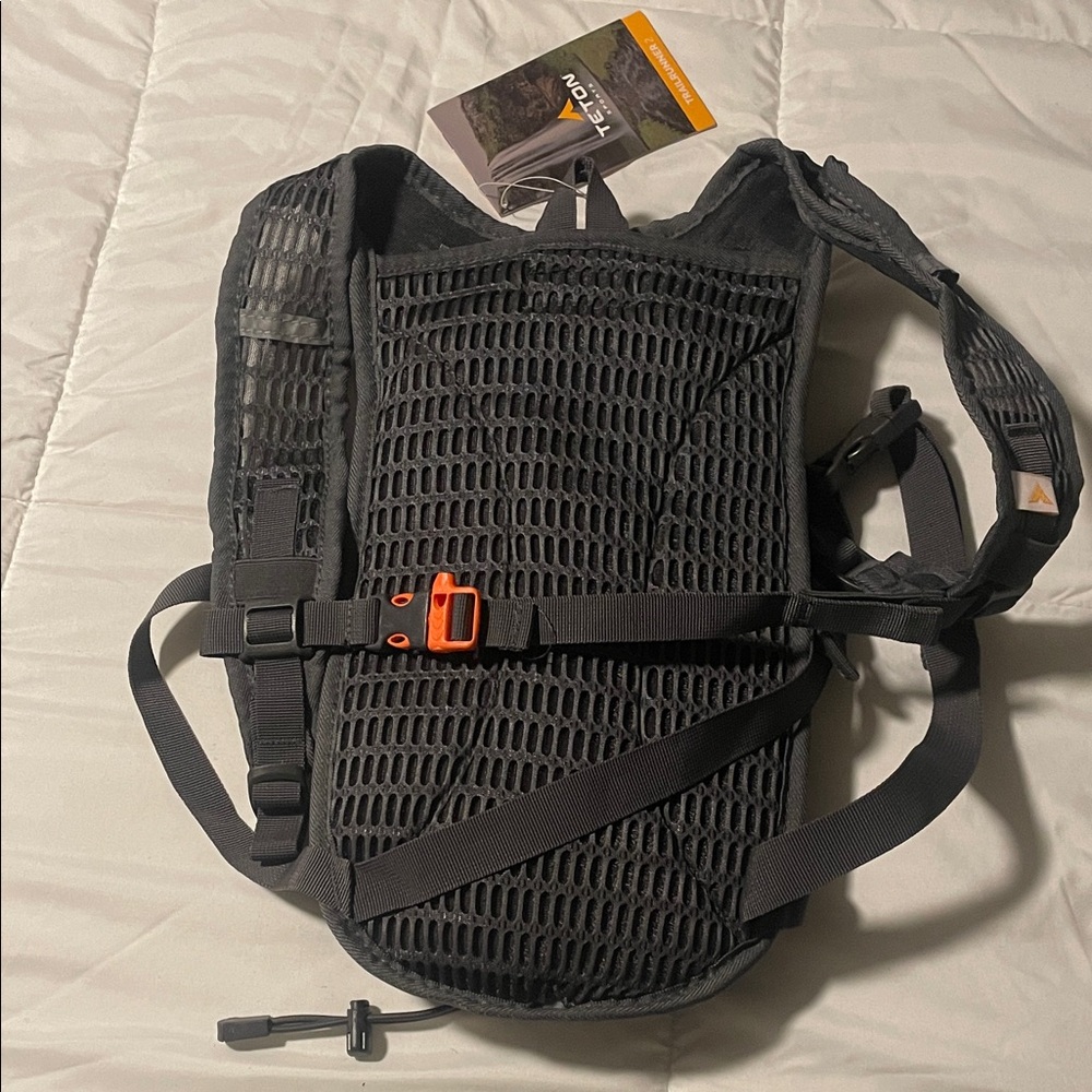Black Hydration Backpack - image 2